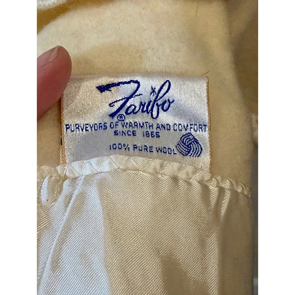 VTG Faribo Faribault Woolen Mill Co 100% Pure Wool Blanket‎ Satin Trim Cream